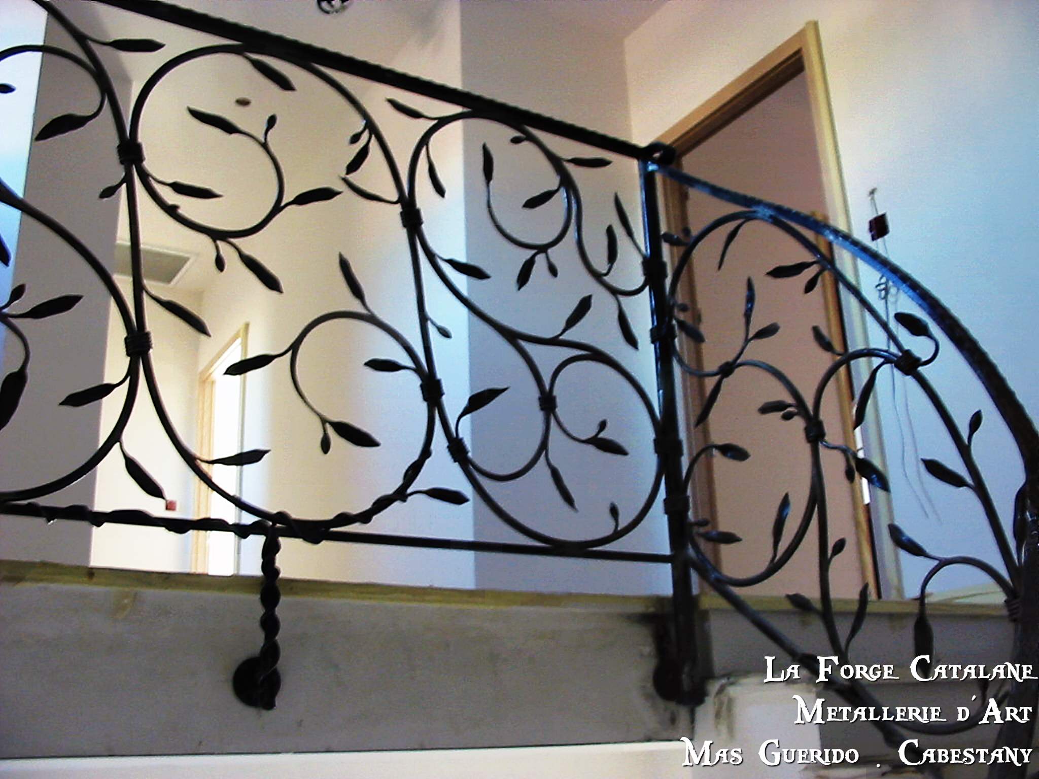 garde corps art nouveau vegetal feuilles forge catalane 2.jpg